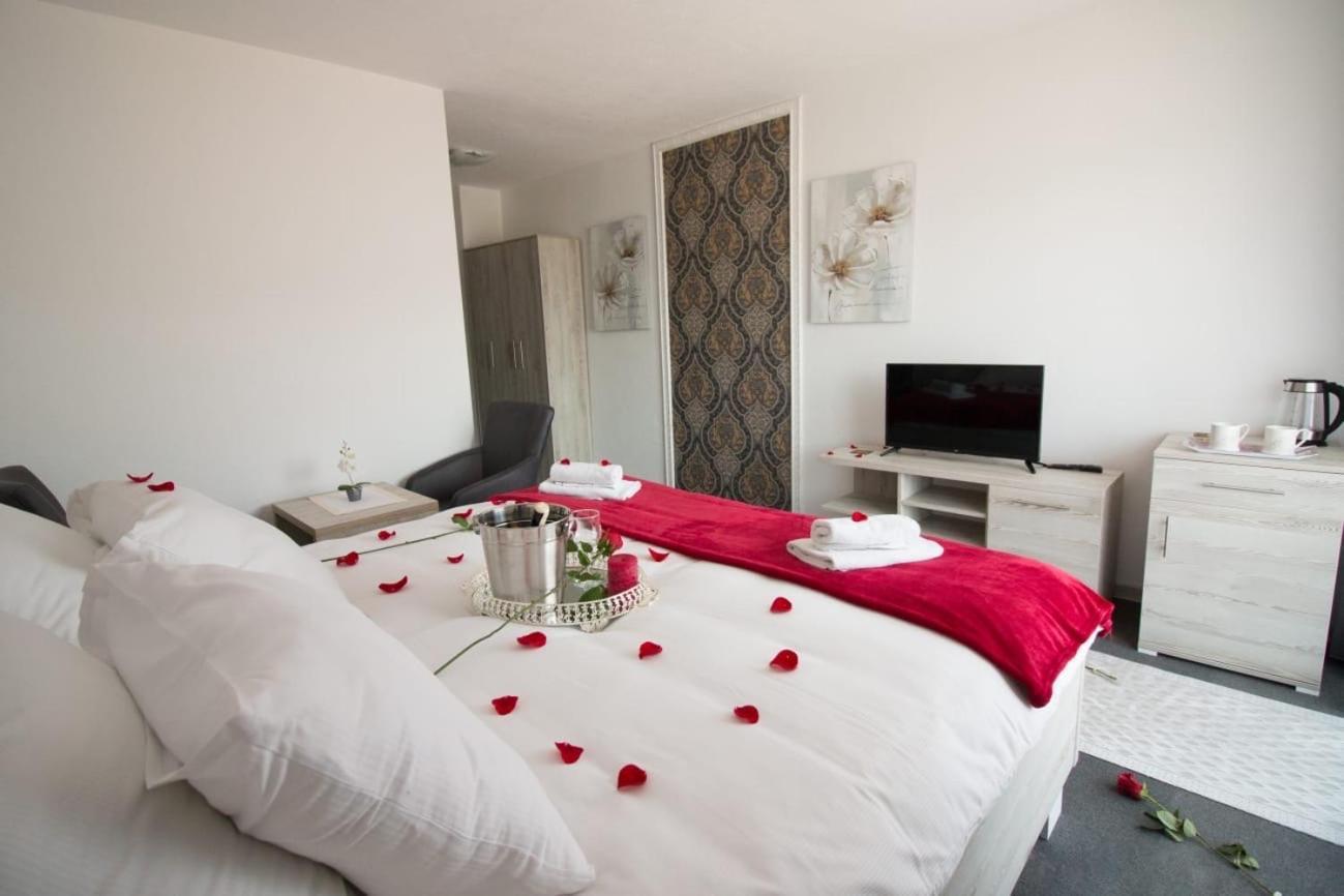 Aparthotel "Queen Zina" Vlasic Dış mekan fotoğraf